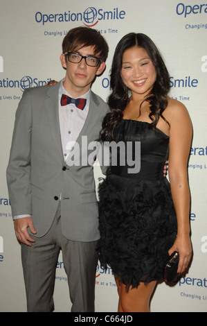 Kevin McHale, Jenna Ushkowitz at arrivals for Operation Smile's 9th Annual Smile Gala, Beverly Hilton Hotel, Beverly Hills, CA September 24, 2010. Photo By: Dee Cercone/Everett Collection Stock Photo