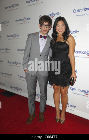 Kevin McHale, Jenna Ushkowitz at arrivals for Operation Smile's 9th Annual Smile Gala, Beverly Hilton Hotel, Beverly Hills, CA September 24, 2010. Photo By: Elizabeth Goodenough/Everett Collection Stock Photo