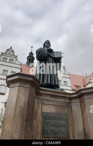 Denkmal für Martin Luther auf dem Marktplatz von Wittenberg; memorial of Luther on the marketplace in Wittenberg Stock Photo