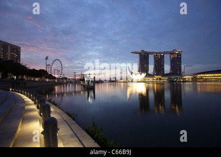 View of the the bay and the Marina Bay Sand Hotel, Singapore Stock Photo