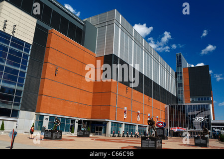 Exterior of the Bell Center, home of the Montreal Canadiens hockey team, Centre Ville, downtown, Montreal, Quebec, Canada Stock Photo