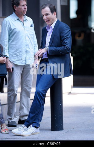 Will Arnett, rehearses a scene at the 'Running Wilde' film set in Downtown Manhattan out and about for CELEBRITY CANDIDS - THURSDAY, , New York, NY August 26, 2010. Photo By: Ray Tamarra/Everett Collection Stock Photo