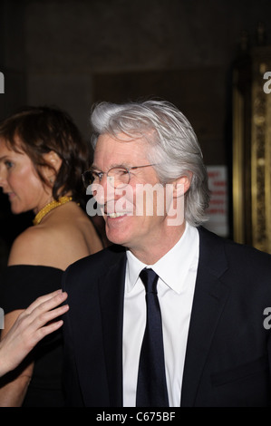 Carey Lowell, Richard Gere in attendance for Museum of the Moving Image Salute to Alec Baldwin, Cipriani Restaurant 42nd Street, New York, NY February 28, 2011. Photo By: Rob Rich/Everett Collection Stock Photo