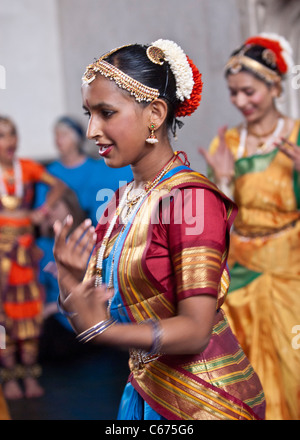 Indian dancers enjoying the procession at the opening ceremony of the Tagore festival Stock Photo