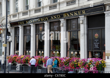 Barrowboy and Banker pub, London Bridge, London, England Stock Photo