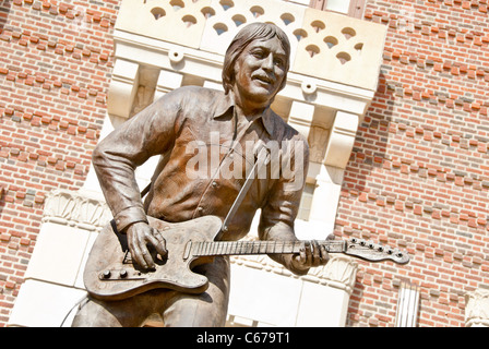 James Burton statue, by Eric Kaposta, Municipal Memorial Auditorium and Stage of Stars Museum, Shreveport, Louisiana, USA Stock Photo