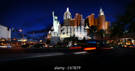Hotel New York, New York, Las Vegas Boulevard at twilight Stock Photo