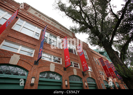 Fenway Park exterior with Red Sox championship banners on Jersey Street,  Boston MA Stock Photo - Alamy