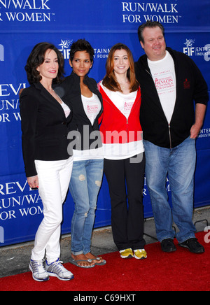 Lilly Tartikoff, Halle Berry, Alyson Hannigan, Eric Stonestreet in attendance for 18th Annual EIF REVLON Run/Walk for Women, Los Angeles Memorial Coliseum, Los Angeles, CA May 7, 2011. Photo By: Elizabeth Goodenough/Everett Collection Stock Photo