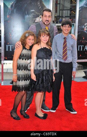 Joey Fatone, Guests at arrivals for Harry Potter and the Deathly Hallows - Part 2 North American Premiere, Avery Fisher Hall at Stock Photo