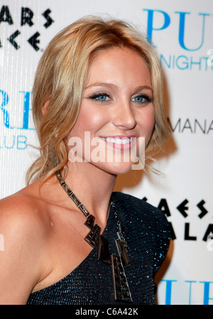 Stephanie Pratt hosts a night at Pure nightclub at Caesars Palace Hotel