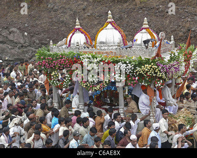 A group of wayfarers. Dive ghat, Maharashtra, India Stock Photo