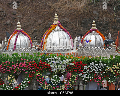 A group of wayfarers. Dive ghat, Maharashtra, India Stock Photo