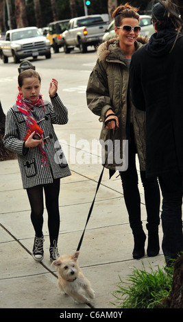 Kate Beckinsale and her husband Len Wiseman shop in Santa Monica with their daughter Lily and pet dog Los Angeles, California - Stock Photo