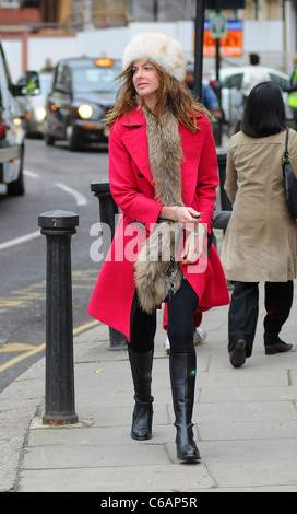 Trinny Woodall makes her way home after taking her daughter to school. Today the fashionista celebrates her 46th birthday Stock Photo