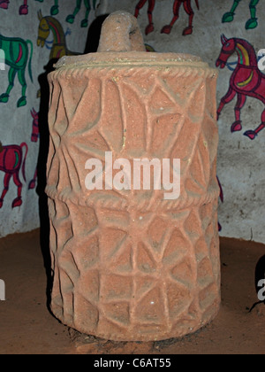 Traditional storage for cereals Stock Photo - Alamy