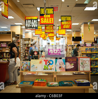 The Borders bookstore at Penn Plaza in New York Stock Photo