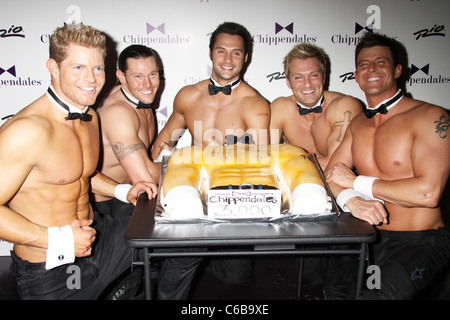 Chloe Lattanzi and The Men Of Chippendales attends the Chippendales 3000th Show at the Chippendales Theater in the Rio Hotel Stock Photo