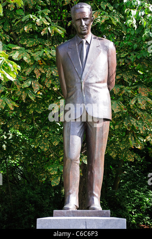 Ghent / Gent, Belgium. Citadelpark. Statue - King Baudouin (1930 - 1993) by Hugo Vander Vekens - 1998 Stock Photo