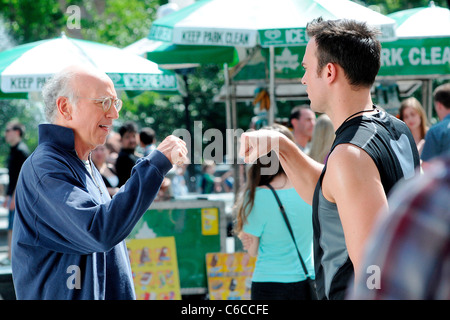 Larry David and Cheyenne Jackson filming a scene for HBO's 'Curb Your Enthusiasm' on location in Manhattan New York City, USA - Stock Photo