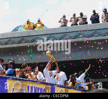 Larry o'brien trophy hi-res stock photography and images - Alamy