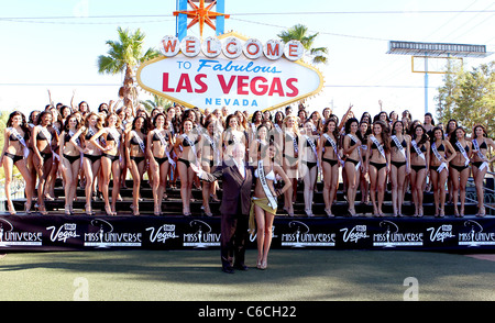 Mayor Oscar B. Goodman and Stefania Fernandez, Miss Universe 2009 2010 Miss Universe contestant photo shoot at the 'Welcome to Stock Photo