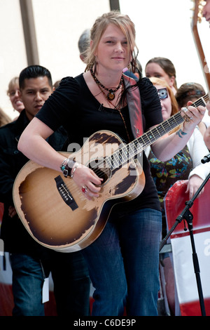 American Idol 2010 runner-up Crystal Bowersox performs on NBC's 'Today' show Toyota concert series held at the Rockefeller Stock Photo