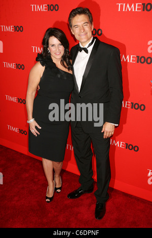 Dr. Mehmet Oz and his wife Lisa Oz 2010 TIME 100 Gala at the Time Warner Center New York City, USA - 04.05.10 Stock Photo