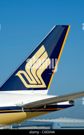 Singapore Airlines Tail Plane Tail Planes Logo Stock Photo - Alamy