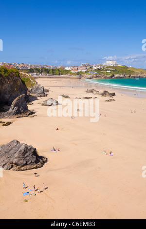 holidaymakers and surfers on the beach at Newquay, Cornwall, England, GB, UK, EU, Europe