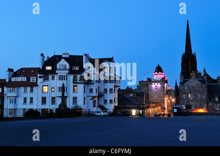 Camera Obscura and Ramsay Garden buildings on Castle Esplanade, Edinburgh, Scotland Stock Photo