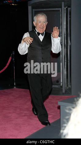 Leslie Jordan attending the opening of the off-broadway play 'My Trip Down The Pink Carpet', held at the Midtown Theater New Stock Photo