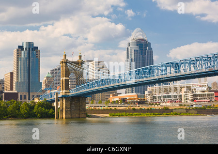 John A. Roebling Suspension Bridge over the Ohio River with Cincinnati Ohio across the river Stock Photo