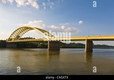 Daniel Carter Beard Route 471 bridge across the Ohio River in Cincinnati Ohio also known as the Big Mac Bridge Stock Photo