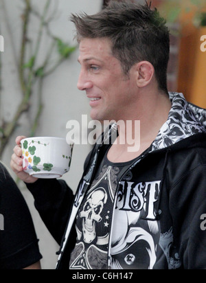 Alex Reid having lunch with his wife Katie Price and friends at the Ivy restaurant on Robertson Blvd. Los Angeles, California, Stock Photo