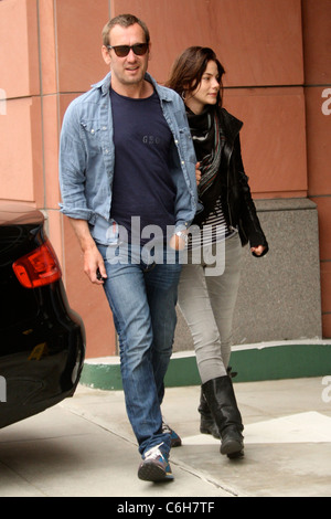 Peter White and Michelle Monaghan going to the medical center in Beverly Hills. Los Angeles, California - 27.04.10 Agent 47 Stock Photo