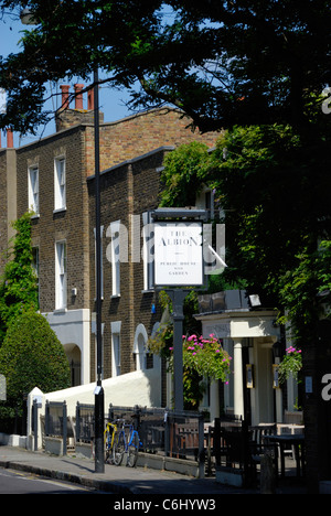 The Albion public house in Thornhill Road, Islington N1, London, England Stock Photo