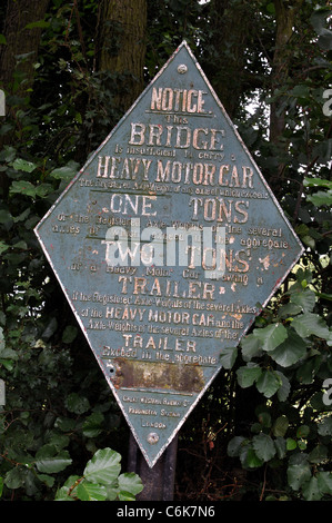 Great Western Railway bridge weight restriction sign Stock Photo