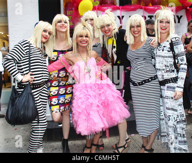 World re-nowned fashion designer Betsey Johnson and friends celebrate her 68th Birthday at 'Betsey Johnson Soho Boutique' in Stock Photo