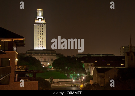 University of Texas Tower, completed in 1937, the Main Building's historic tower is 307 ft tall - Austin, Texas, USA Stock Photo