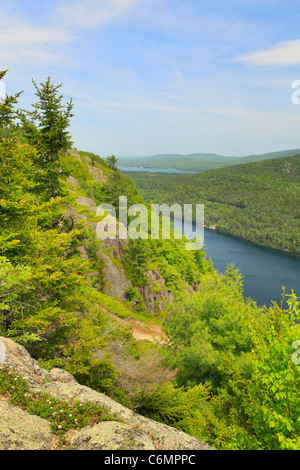 Beech Cliff and Canada Cliff Trail, Beech Mountain, Looking at Echo Lake, Acadia National Park, Mount Desert island, Maine, USA Stock Photo