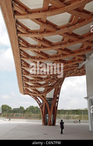 Detail showing the laminated timber columns and roof of the Centre Pompidou Metz, Lorraine, France. Stock Photo