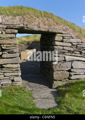 dh Knap of Howar PAPA WESTRAY ORKNEY Bronze age neolithic house entrance prehistorical settlements uk settlement islands Stock Photo