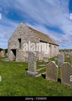 dh  PAPA WESTRAY ORKNEY 12th century parish church of St Boniface gravestones churchyard scotland Stock Photo