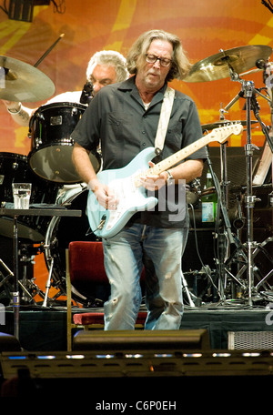 ミュージック CROSSYOADS ERIC CLAPTON GUITAR FES. 2010 Eric Clapton Crossroads Guitar Festival 2010 - YouTube