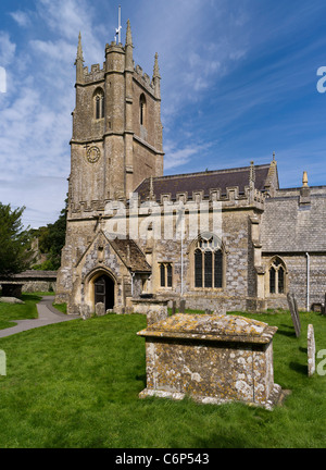 dh St James Church AVEBURY WILTSHIRE Tombstone church graveyard Stock Photo