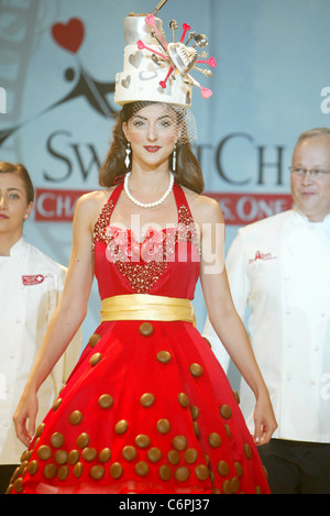 Des Alpes Chocolate Fashion Show, clothing made with chocolate The Heart of America Foundation, an organization focused on Stock Photo