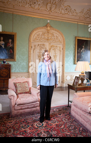 Lady Carnarvon in the Drawing Room, Highclere Castle, Newbury, Berkshire, England, UK. Photo:Jeff Gilbert Stock Photo