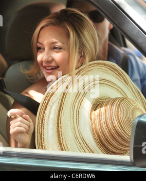 Kate Hudson filming on the set of her new movie 'Something Borrowed'. New York City, USA - 02.06.10 Stock Photo