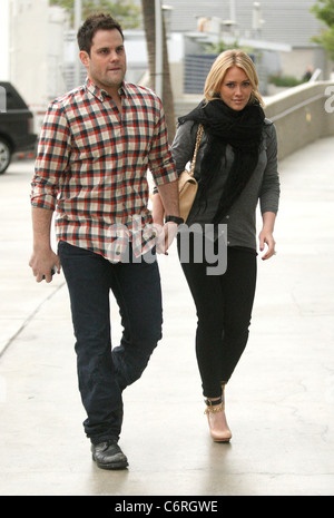 Hilary Duff and boyfriend Mike Comrie Celebrities arriving at The Staples Center to watch the Phoenix Suns vs L.A. Lakers Game Stock Photo